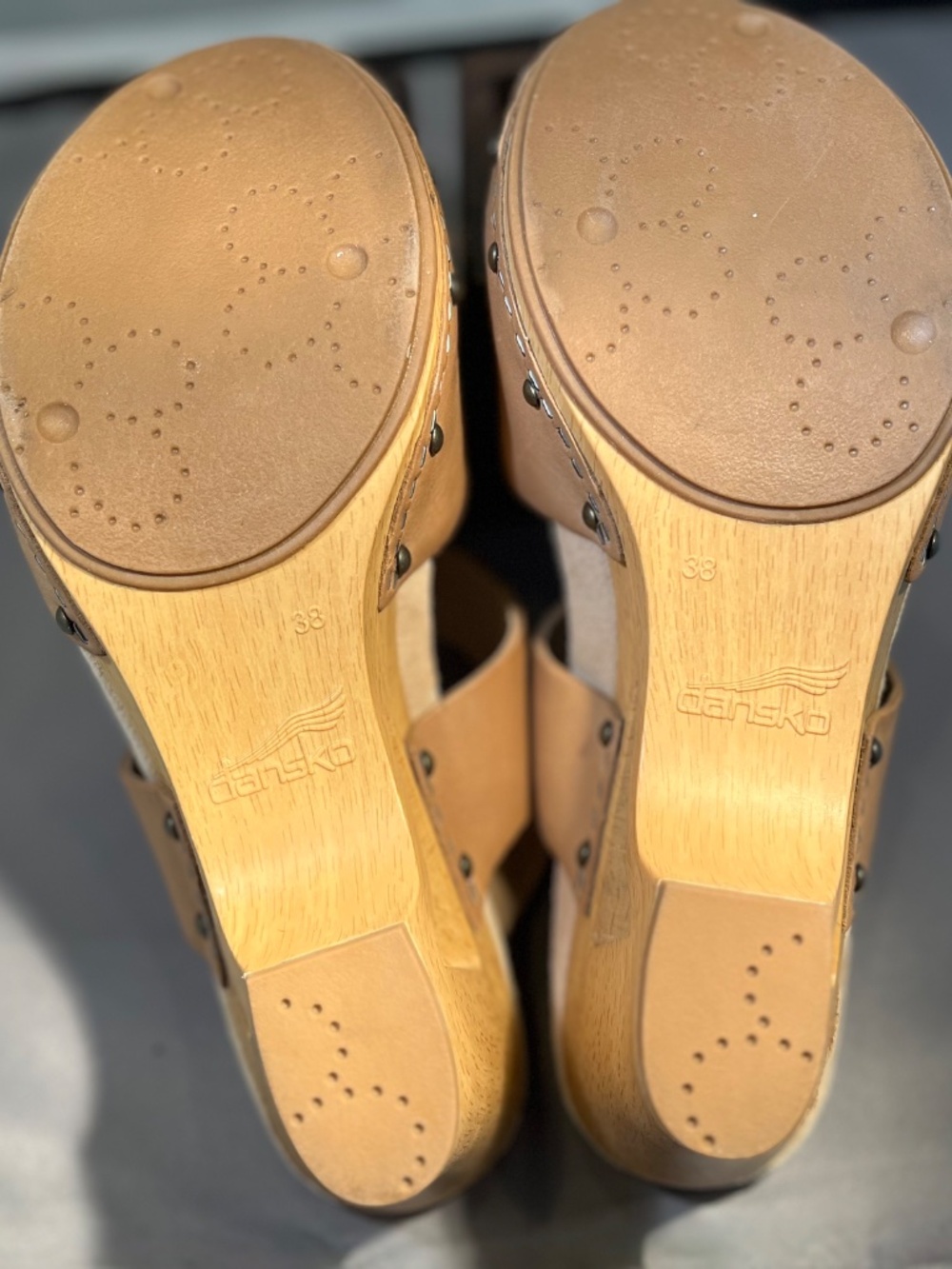 Dansko Thea *Discontinued Style* Tan Size 38 (8) - Picture 11 of 11
